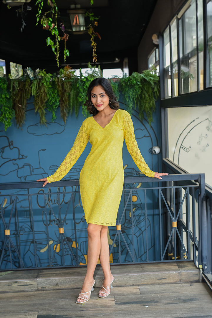 Yellow lace Backless Dress