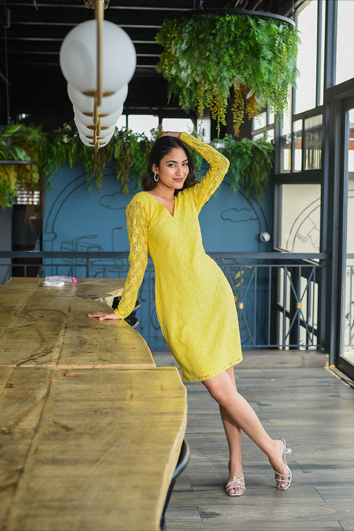 Yellow lace Backless Dress