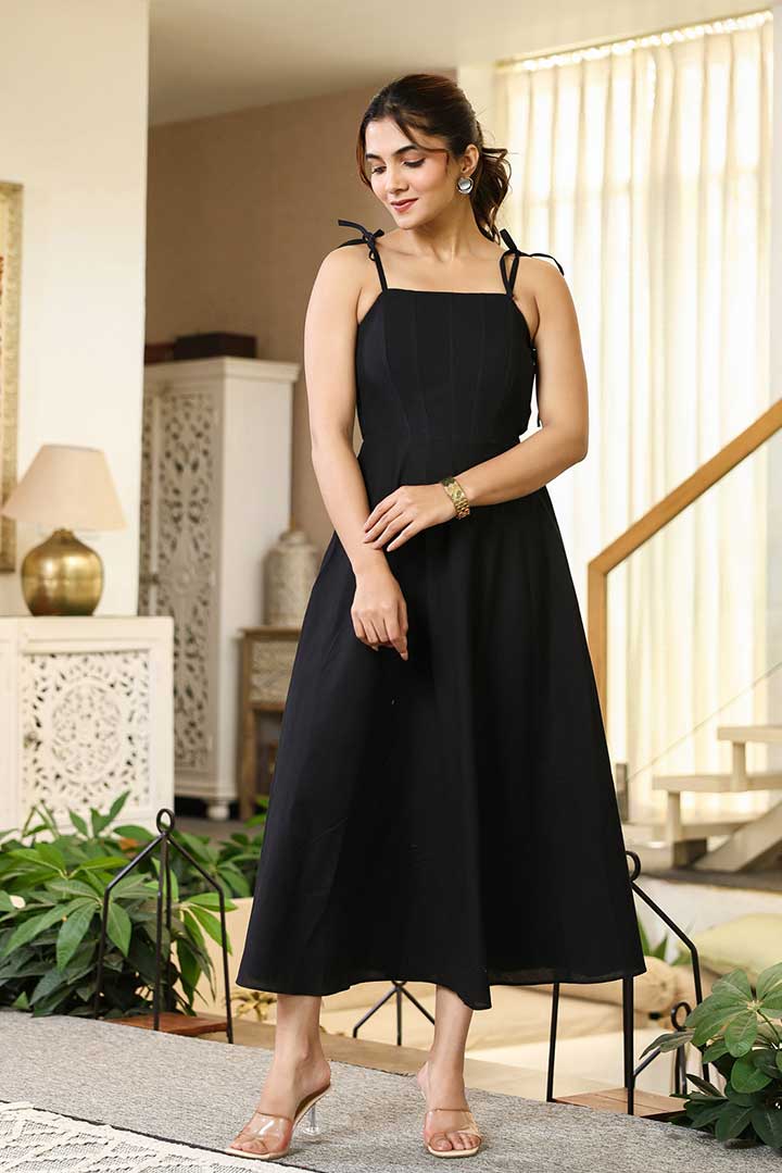 Black Highlighted Knotted Sleeves Midi Dress