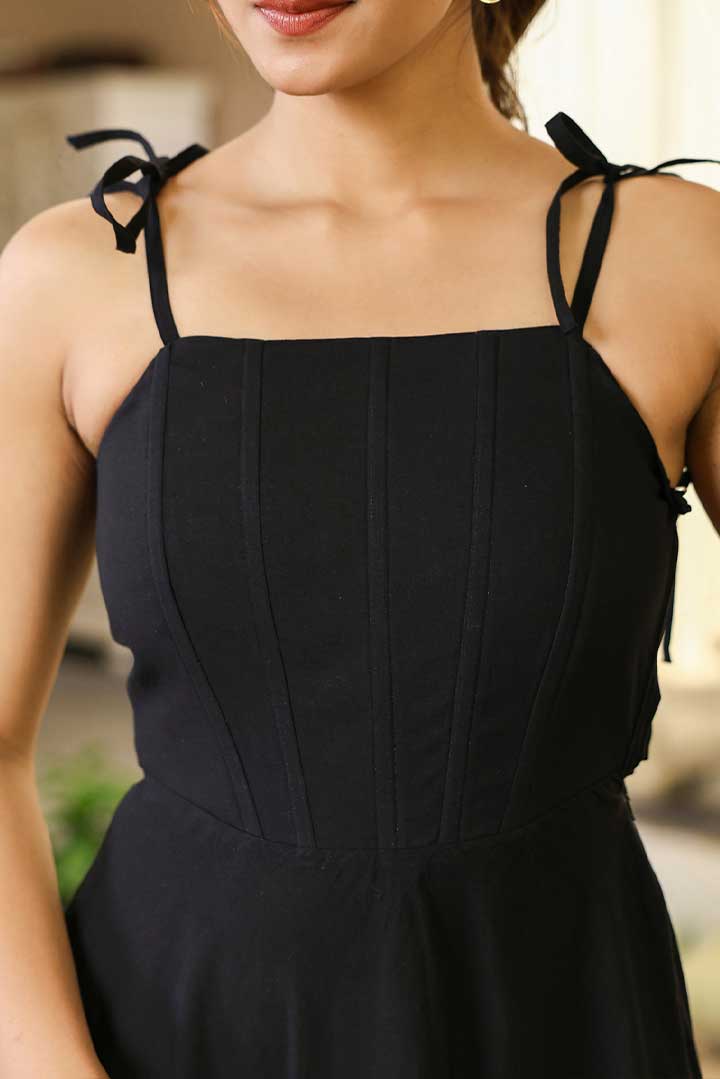 Black Highlighted Knotted Sleeves Midi Dress